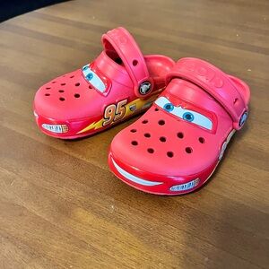 CROCS Kids Red Lightning McQueen Toddler Size 9 Like New